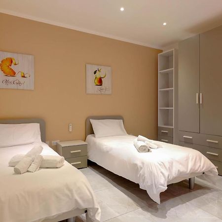 Pretty Beachfront Penthouse In Mellieħa Екстериор снимка