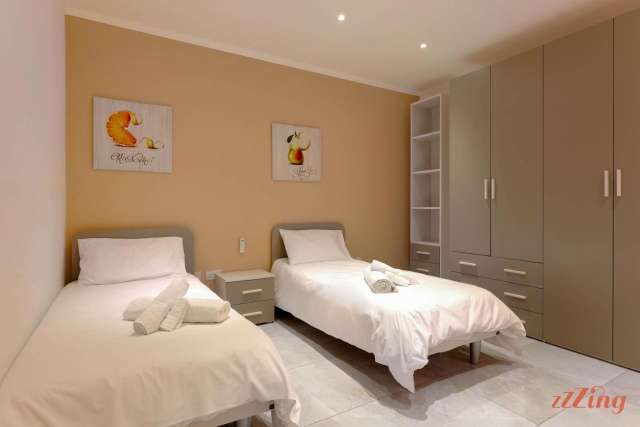 Pretty Beachfront Penthouse In Mellieħa Екстериор снимка